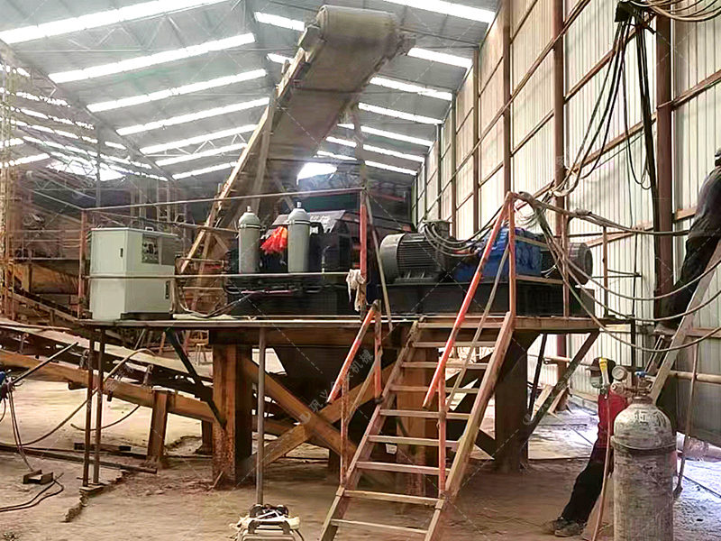 花崗巖液壓對輥破碎機多少錢？有沒有好的廠家推薦？