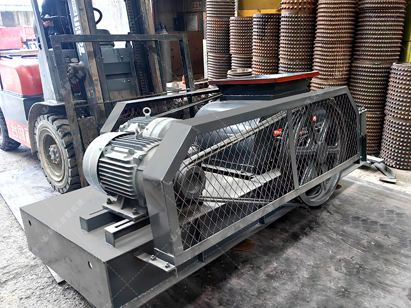 建筑垃圾處理為何首先選擇雙齒輥破碎機？這3個優(yōu)勢太明顯！